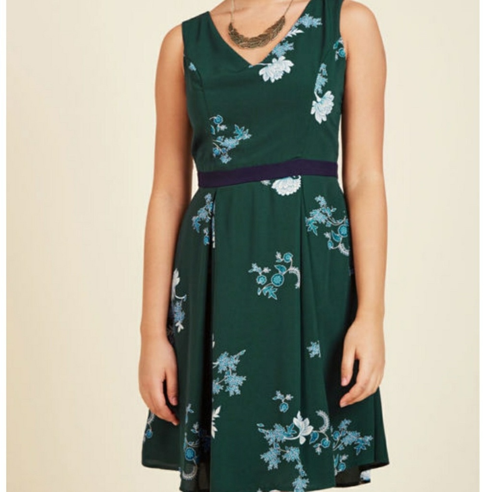 Modcloth Flair & Back Floral Dress in Forest in 4X